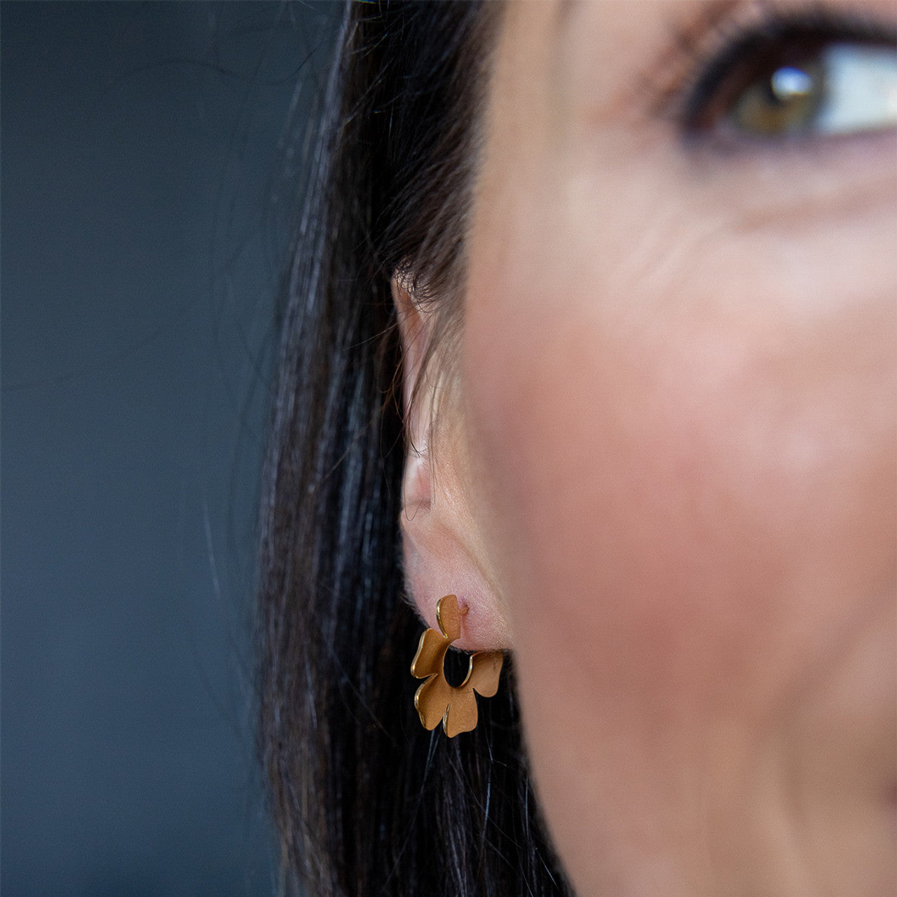 Julie Daisy Hoop Earrings - Gold Plated