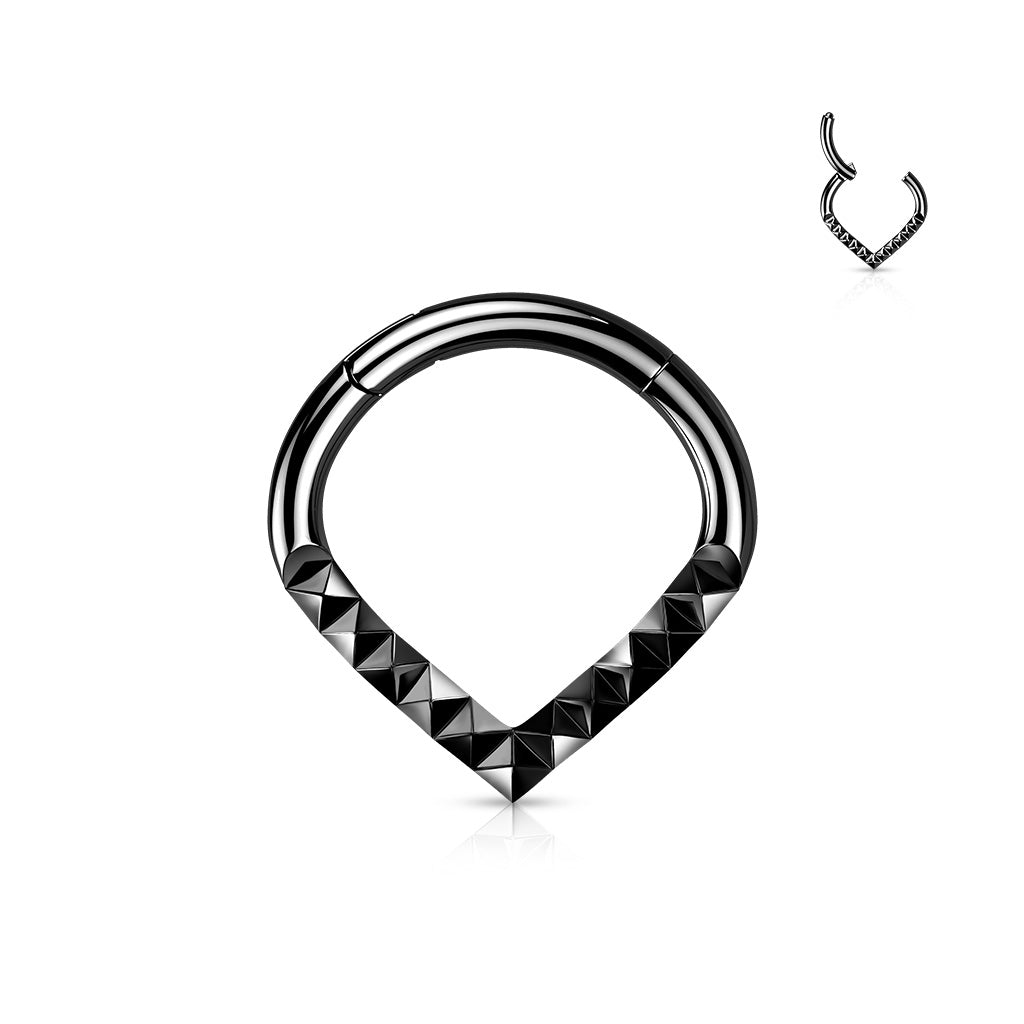 Lined Pyramid Cut Chevron Hinged Segment Ring.